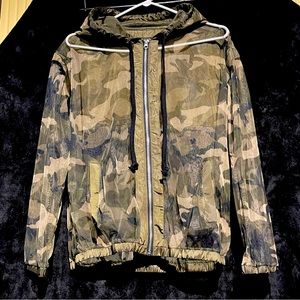Green camouflage, hooded, sheer fabric, zip front elastic waist jacket. Size S.